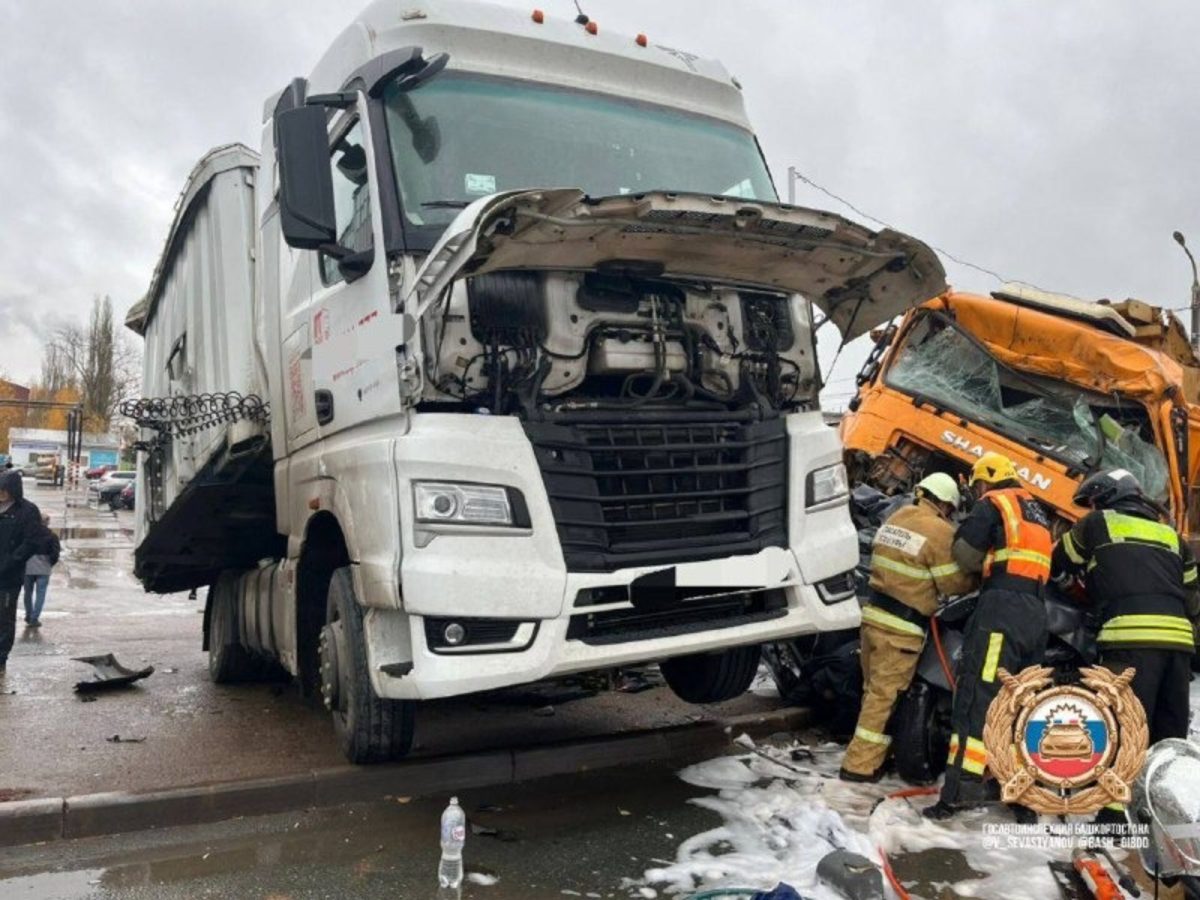 В Уфе фура с отказавшими тормозами снесла 11 машин